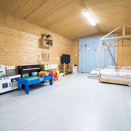 Jeju Sunflower Pension مدينة سيوجويبو المظهر الخارجي الصورة