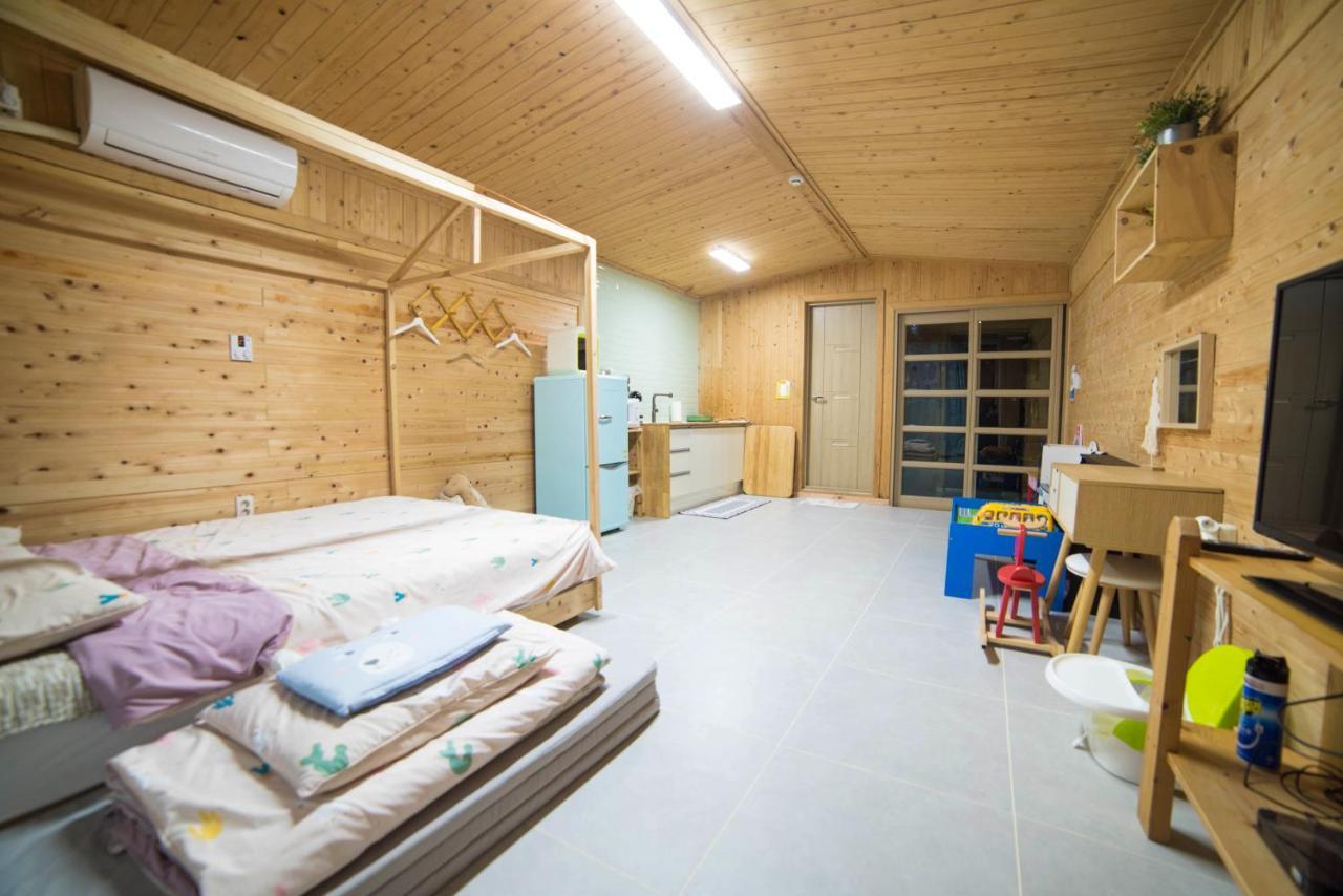 Jeju Sunflower Pension مدينة سيوجويبو المظهر الخارجي الصورة